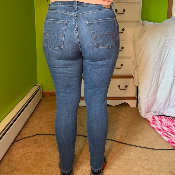 Denizen from Levi’s, mid-rise skinny - Picture 5 of 6